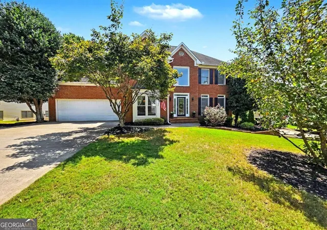 Photo 3 of Single family home for sale at 625 Windwalk Dr, Roswell, GA 30076 | MLS# 10830329 | Listing updated on 2026-09-14
