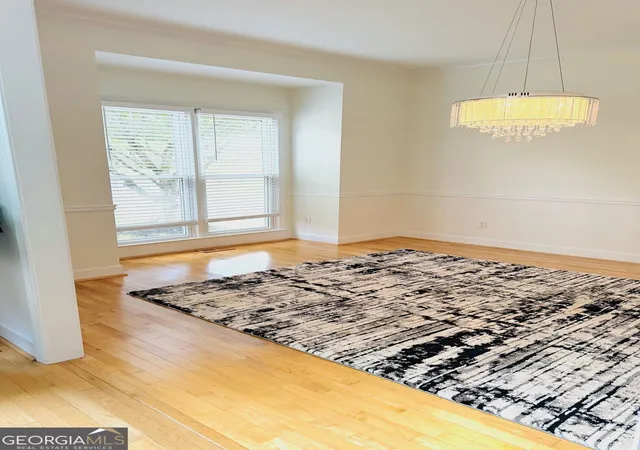 Photo 4 of Single family home for sale at 625 Windwalk Dr, Roswell, GA 30076 | MLS# 10830329 | Listing updated on 2026-09-14