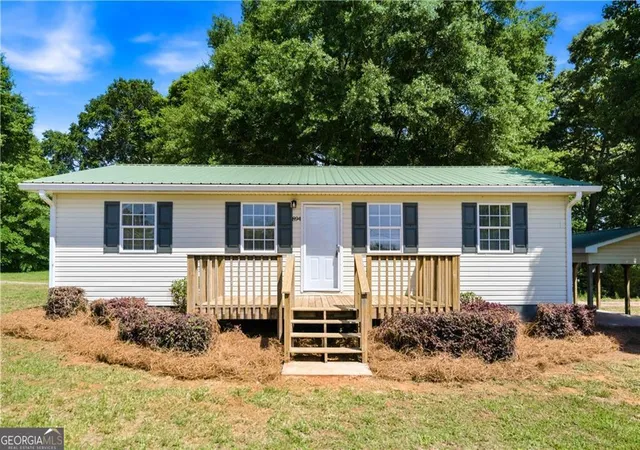 2nd image of 894 Lakeview Dr, Nicholson, GA 30565 | MLS# 10788405