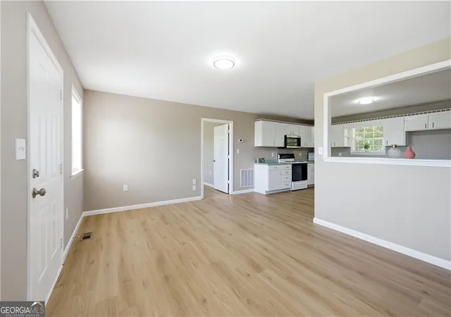 4th image of 894 Lakeview Dr, Nicholson, GA 30565 | MLS# 10788405
