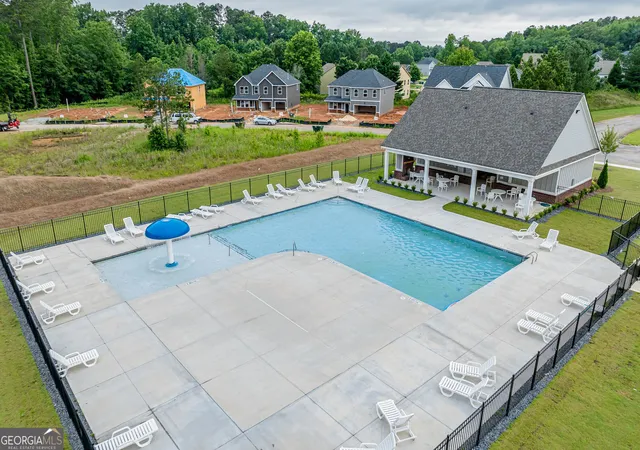 Photo 3 of Sale Pending at 304 Glenhaven Dr, Lagrange, GA 30241 | MLS# 10822306 | Listing updated on 2026-08-10