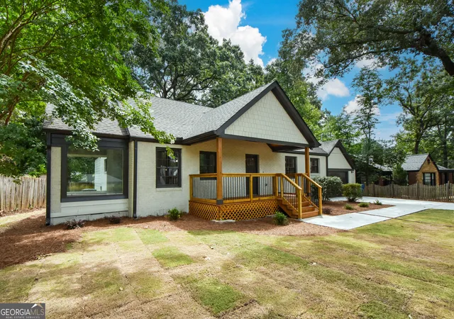 Photo 2 of Single family home for sale at 1062 Bouldercrest Dr Se, Atlanta, GA 30316 | MLS# 10819077 | Listing updated on 2026-09-11