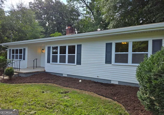 3rd image of 131 Mountain View Dr, Gainesville, GA 30501 | MLS# 10813305