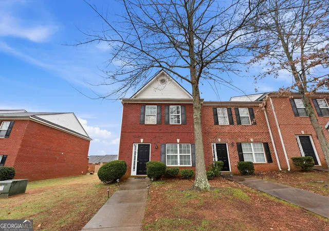 Photo 2 of Condo for sale at 7712 Autry Cir #210, Douglasville, GA 30134 | MLS# 10836749 | Listing updated on 2026-09-14