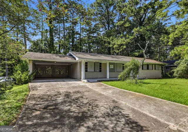 Photo 2 of Single family home for sale at 1281 Lee Ann Dr, Decatur, GA 30035 | MLS# 10836790 | Listing updated on 2026-09-14