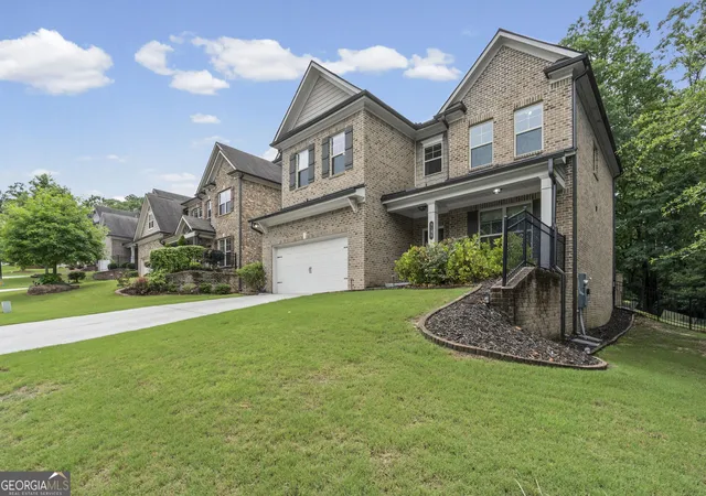 Photo 2 of Single family home for sale at 3198 Ivy Xing Dr, Buford, GA 30519 | MLS# 10781736 | Listing updated on 2026-06-25