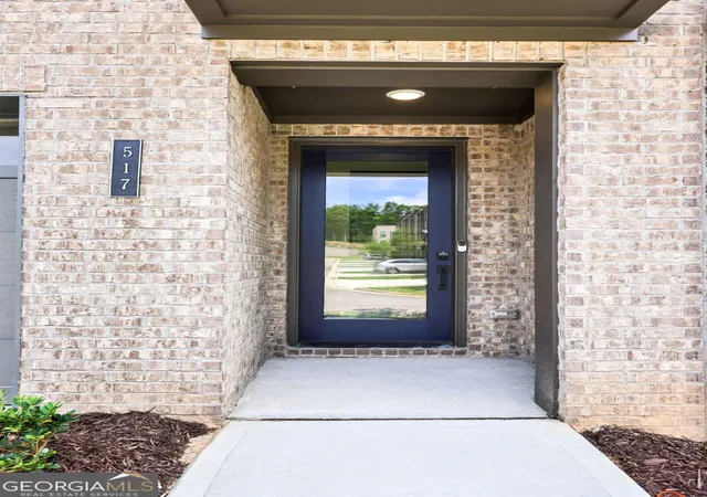 Photo 3 of Townhouse for sale at 517 Red Clay Farm Ln, Suwanee, GA 30024 | MLS# 10827227 | Listing updated on 2026-08-31