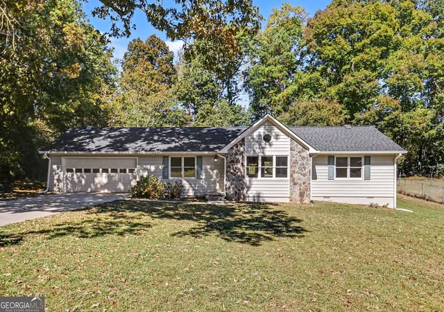 Photo 1 of Single family home for sale at 4213 Green Valley Dr, Gainesville, GA 30506 | MLS# 10879753 | Listing updated on 2026-10-27
