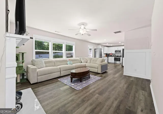 Photo 2 of Single family home for sale at 44 Fox Creek Dr, Braselton, GA 30517 | MLS# 10828601 | Listing updated on 2026-09-15