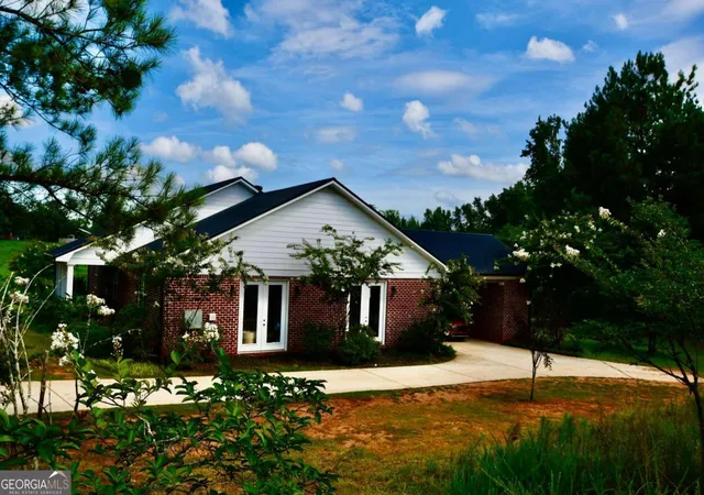 Photo 3 of Single family home for sale at 2210 Flat Rock Rd, Watkinsville, GA 30677 | MLS# 10812491 | Listing updated on 2026-08-29