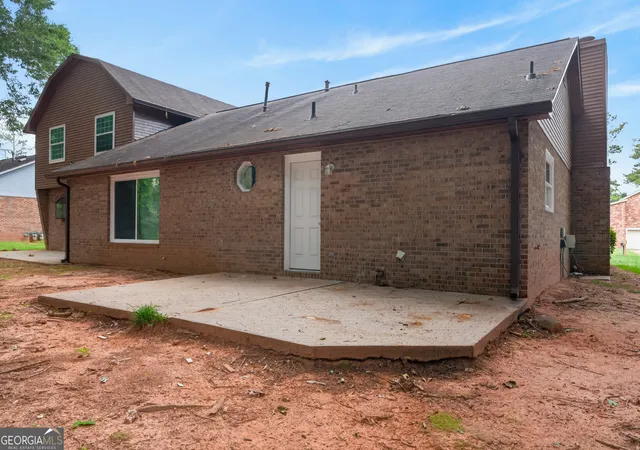 Photo 2 of Sale Pending at 2595 Fieldstone View Ln Se, Conyers, GA 30013 | MLS# 10794051 | Listing updated on 2026-09-02
