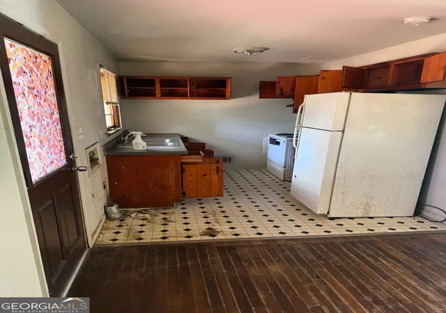 Photo 4 of Single family home for sale at 1147 Evelyn Dr #0, Forest Park, GA 30297 | MLS# 10825337 | Listing updated on 2026-09-26