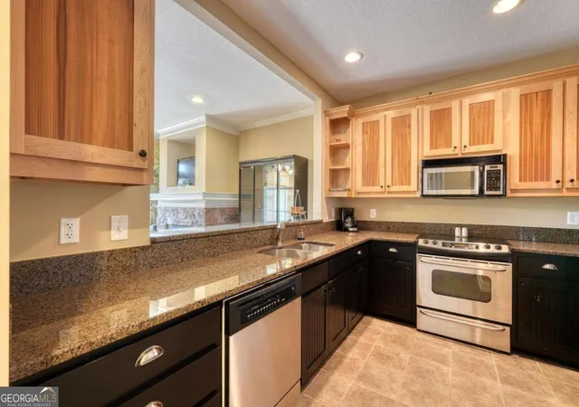Listing Photo 4 - Condo for sale in building located at 1401 Lakeside Rd, Hiawassee, GA 30546 - Unit #502