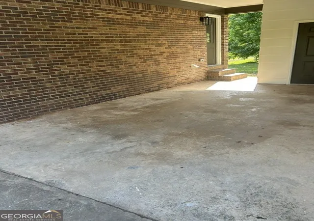 Photo 3 of Single family home for sale at 330 Elder Rd, Griffin, GA 30223 | MLS# 10802161 | Listing updated on 2026-09-12