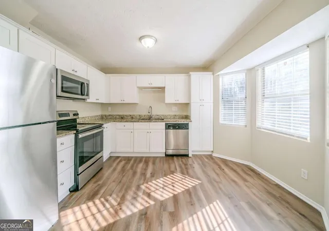 4th image of 1129 Winston Dr, Decatur, GA 30032 | MLS# 10709483