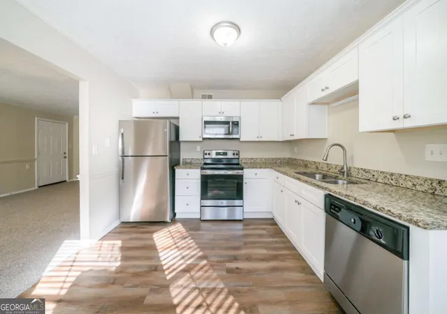 5th image of 1129 Winston Dr, Decatur, GA 30032 | MLS# 10709483