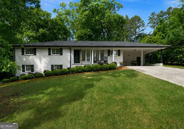 1st image of 212 Sherwood Dr, Calhoun, GA 30701 | MLS# 10754650