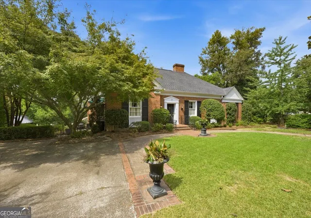 3rd image of 2688 Stanislaus Cir, Macon, GA 31204 | MLS# 10832084