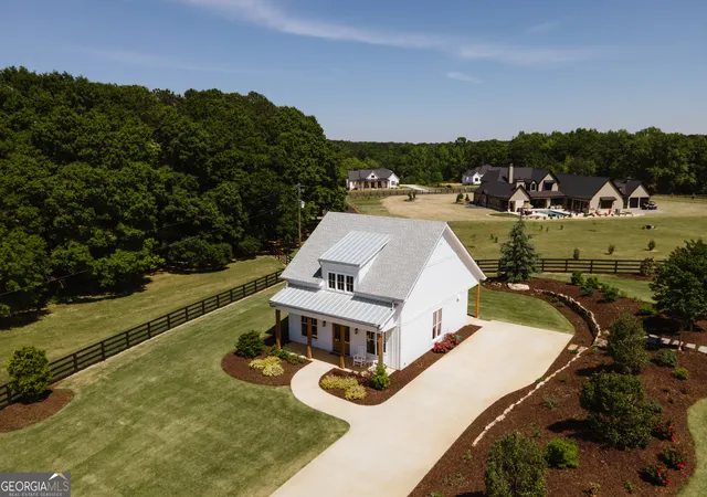 Photo 2 of House for sale at 1820 Clover Ln, Bishop, GA 30621 | MLS# 10756980 | Listing updated on 2026-06-30