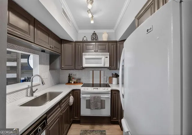 Photo 4 of Condo for sale at 1 Biscayne Dr NW #309, Atlanta, GA 30309 | MLS# 10690314 | Listing updated on 2026-08-16
