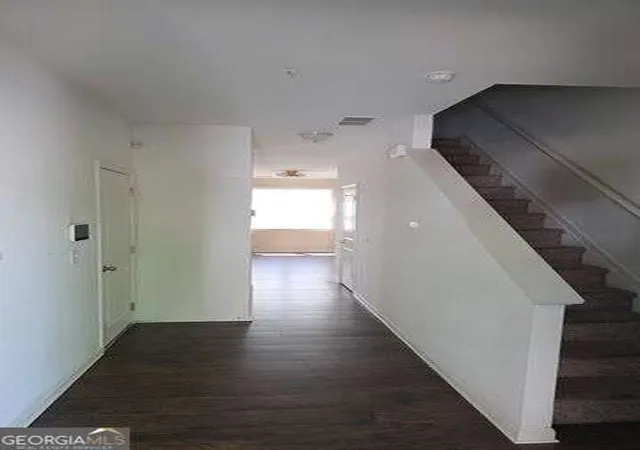 3rd image of 1610 Larkspur Trl, Conyers, GA 30012 | MLS# 10739056