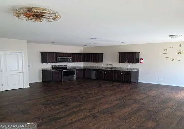5th image of 1610 Larkspur Trl, Conyers, GA 30012 | MLS# 10739056