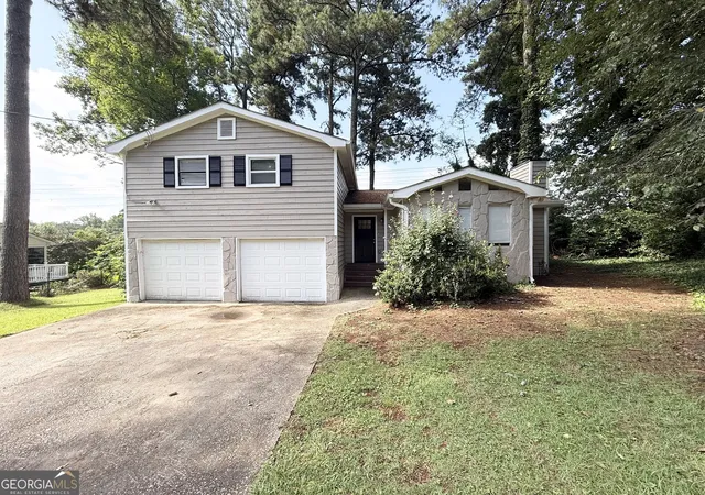 Photo 2 of Single family home for sale at 4101 Willow Ridge Rd, Douglasville, GA 30135 | MLS# 10830652 | Listing updated on 2026-09-04