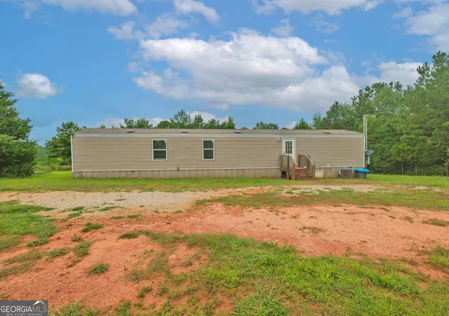 2nd image of 330 Edgewater Ln, Hartwell, GA 30643 | MLS# 10818104