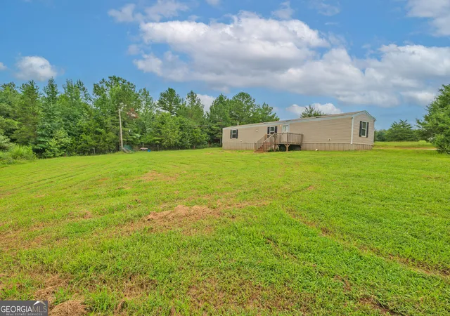 Photo 4 of Manufactured home for sale at 330 Edgewater Ln, Hartwell, GA 30643 | MLS# 10818104 | Listing updated on 2026-09-22