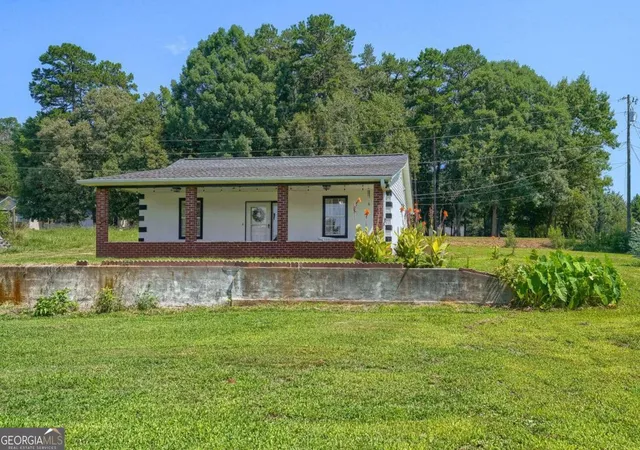 Homes for sale in Cumming, GA | 5765 Crow Dr, Cumming, GA 30041 | MLS# 10802339