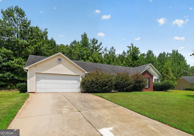 Photo 2 of Single family home for sale at 25 Halley Ct, Covington, GA 30016 | MLS# 10807924 | Listing updated on 2026-10-12
