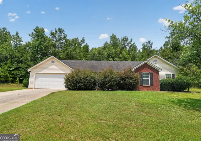Photo 3 of Single family home for sale at 25 Halley Ct, Covington, GA 30016 | MLS# 10807924 | Listing updated on 2026-10-12