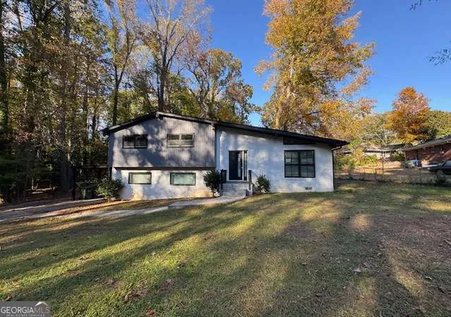 Photo 20 of Sale Pending at 2045 Pine Oak Dr Sw, Atlanta, GA 30310 | MLS# 10641789 | Listing updated on 2026-09-02
