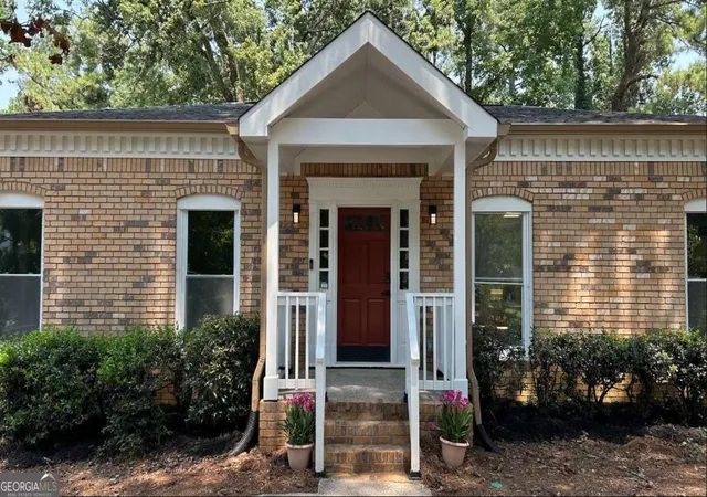 2nd image of 3341 Camelot Dr, Marietta, GA 30062 | MLS# 10817562