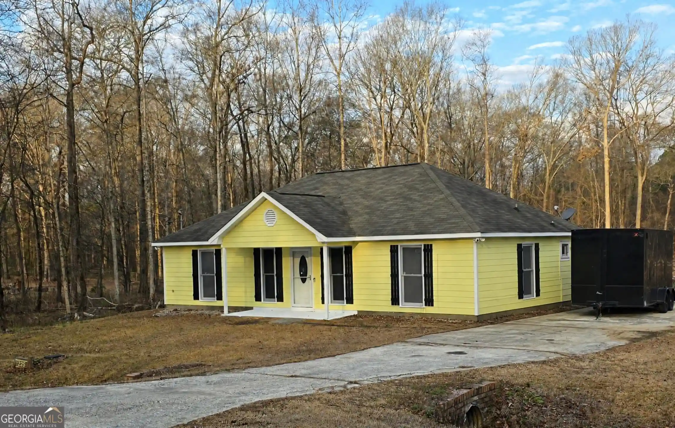 Photo 1 of Single family home for sale at 225 Lee Rd 960, Smiths Station, AL 36877 | MLS# 10687645 | Listing updated on 2026-10-14