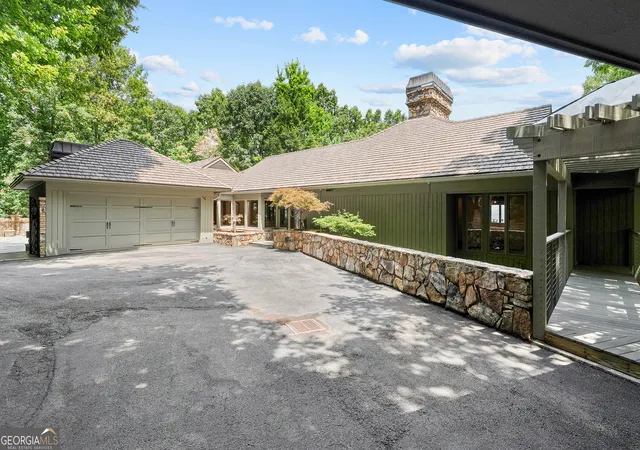 Photo 4 of Single family home for sale at 202 Sanderlin Mountain Dr N, Jasper, GA 30143 | MLS# 10821991 | Listing updated on 2026-08-22