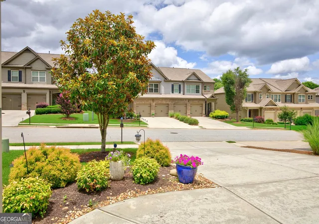 Photo 3 of Townhouse for sale at 12 Ontario Ct, Newnan, GA 30263 | MLS# 10789074 | Listing updated on 2026-09-11