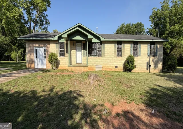 Homes for sale in Lanett, AL | 854 N 11th Ave, Lanett, AL 36863 | MLS# 10767031