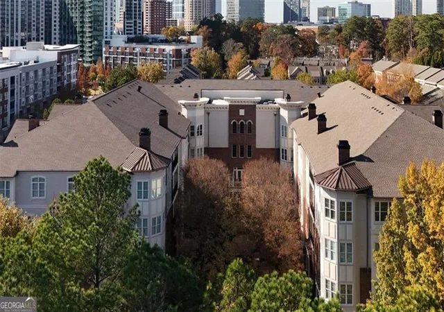Listing Photo 2 - Condo for sale in building located at 3635 E Paces Cir, Atlanta, GA 30326 - Unit #1103