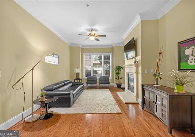 Listing Photo 4 - Condo for sale in building located at 3635 E Paces Cir, Atlanta, GA 30326 - Unit #1103