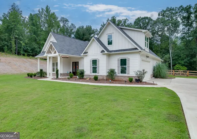 2nd image of 1077 Riverstone Dr, Social Circle, GA 30025 | MLS# 10822318
