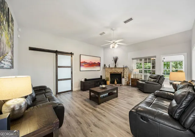 Photo 3 of Single family home for sale at 912 Riverview Dr E, St. Marys, GA 31558 | MLS# 10834970 | Listing updated on 2026-09-19