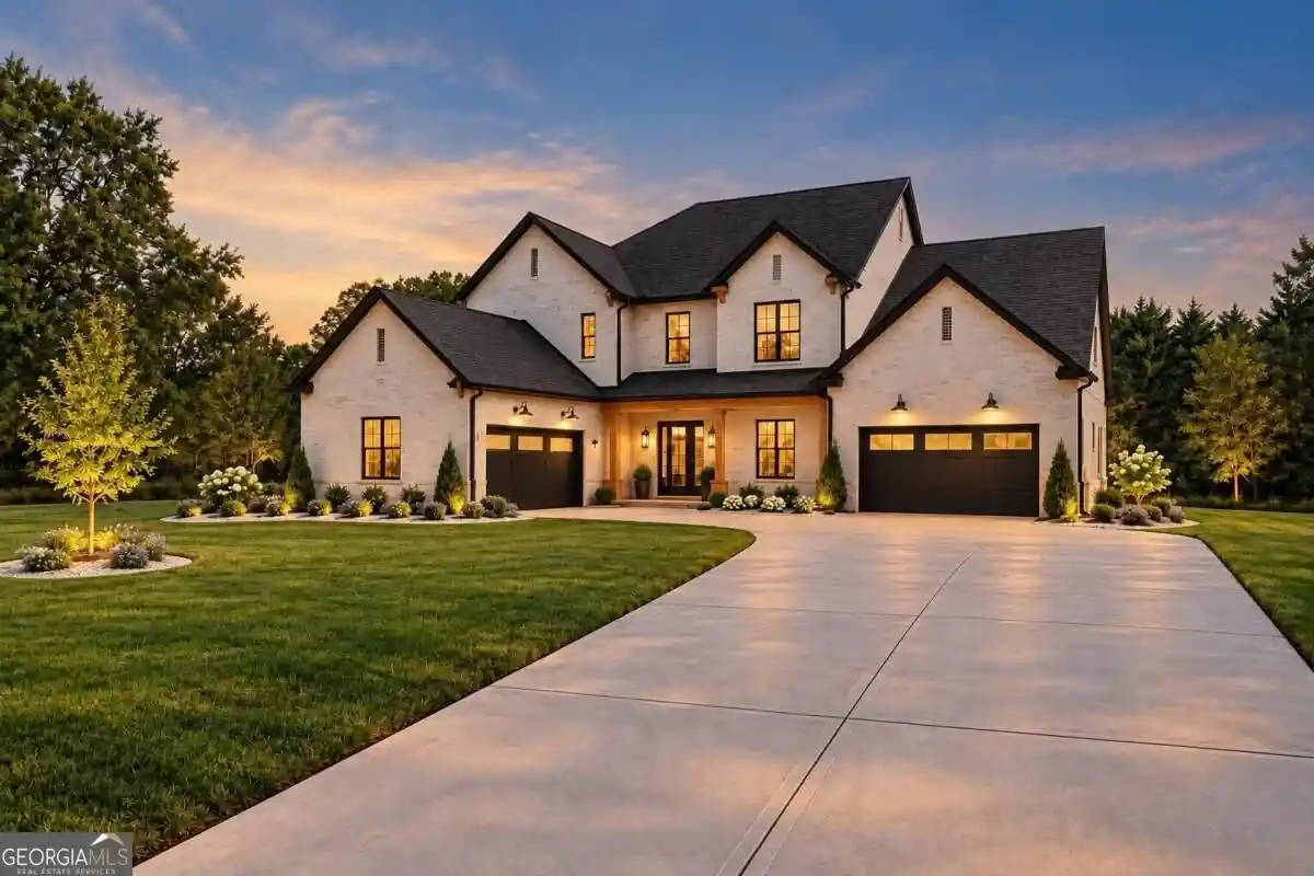 Photo 1 of Mansion for sale at 1752 Lee Peters Rd, Loganville, GA 30052 | MLS# 10871334 | Listing updated on 2026-10-26