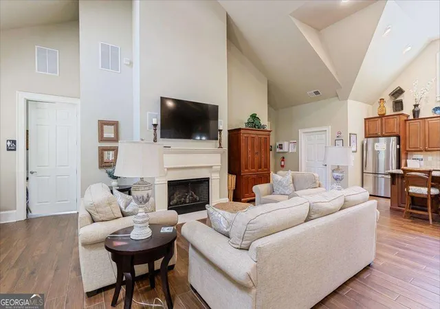 2nd image of 120 Chastain Rd NW, Kennesaw, GA 30144