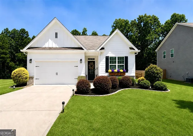 Photo 1 of Single family home for sale at 121 Lost Creek Blvd, Dallas, GA 30132 | MLS# 10833954 | Listing updated on 2026-09-10