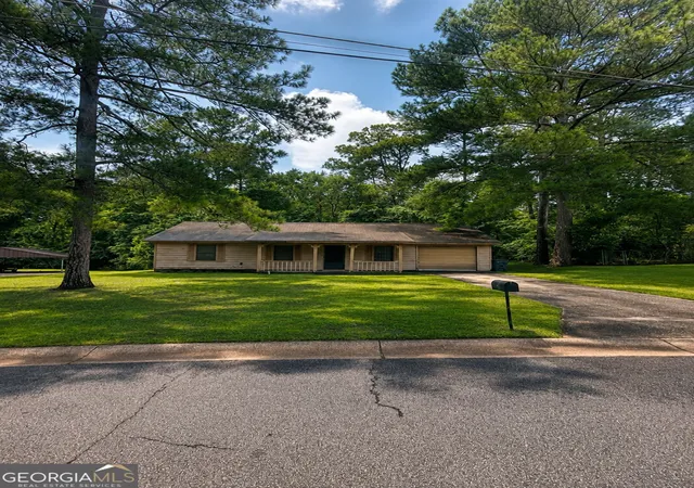 Homes for sale in Perry, GA | 1031 King Cir, Perry, GA 31069 | MLS# 10789091
