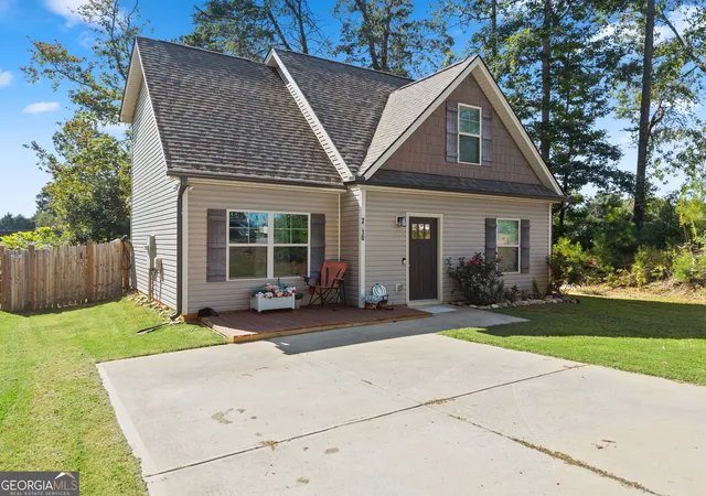 Photo 3 of Single family home for sale at 2310 Belaire Dr, Cumming, GA 30041 | MLS# 10833449 | Listing updated on 2026-08-26