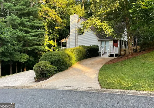 2nd image of 1024 Laurel Lake Dr, Ball Ground, GA 30107 | MLS# 10815468