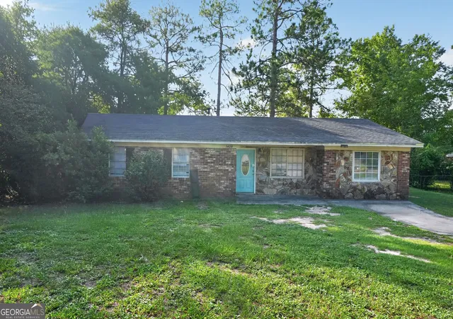 Photo 4 of Sale Pending at 3428 Kensington Dr S, Augusta, GA 30906 | MLS# 10826359 | Listing updated on 2026-09-16