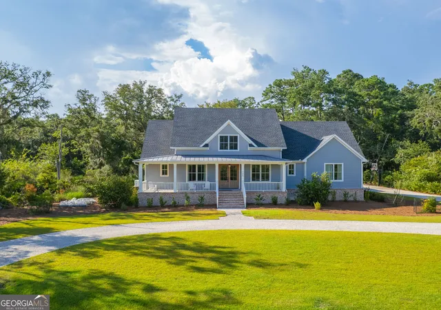 Photo 1 of Single family home for sale at 105 Jones Creek Dr, St. Simons, GA 31522 | MLS# 10827039 | Listing updated on 2026-09-01
